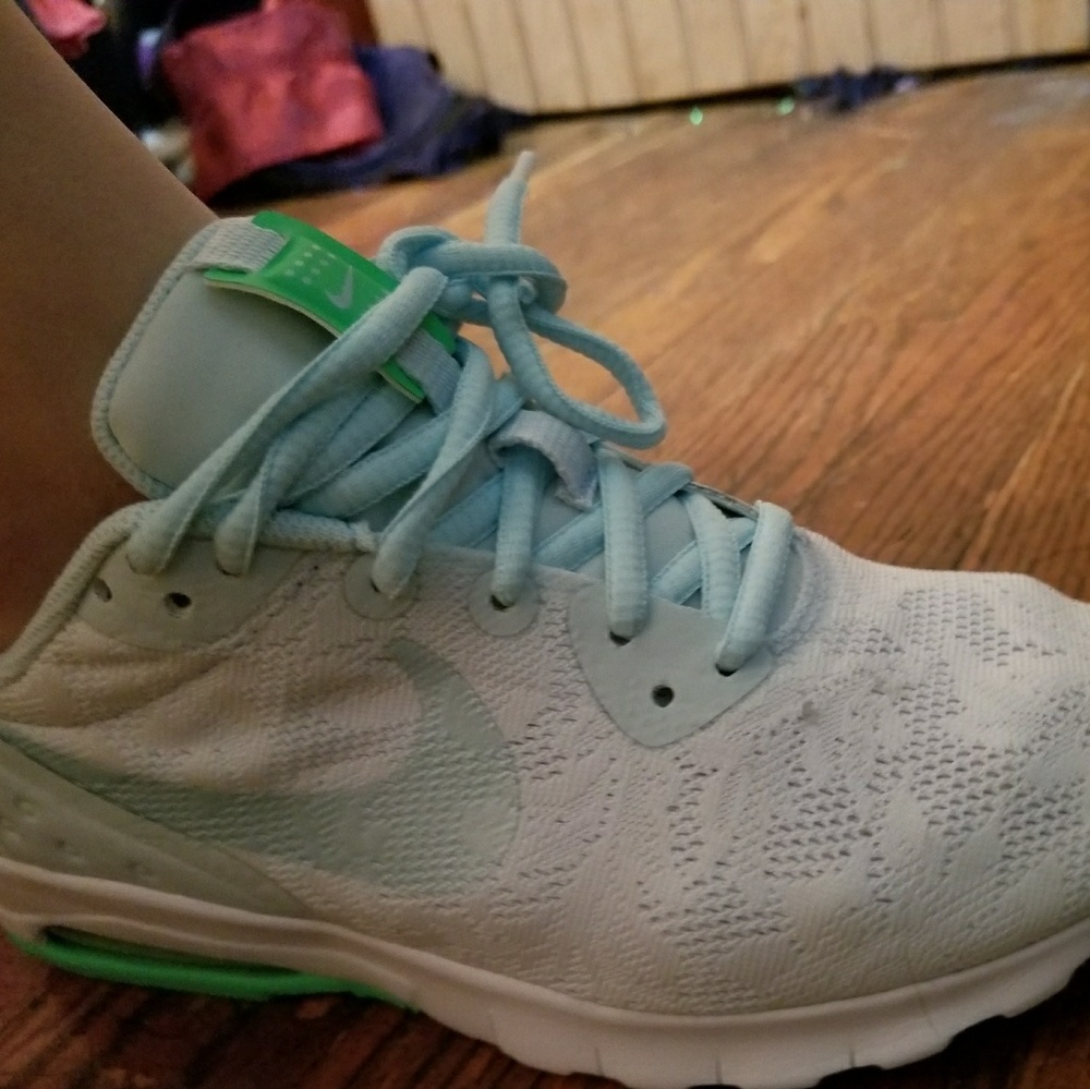 Nike - Picture 4 of 4